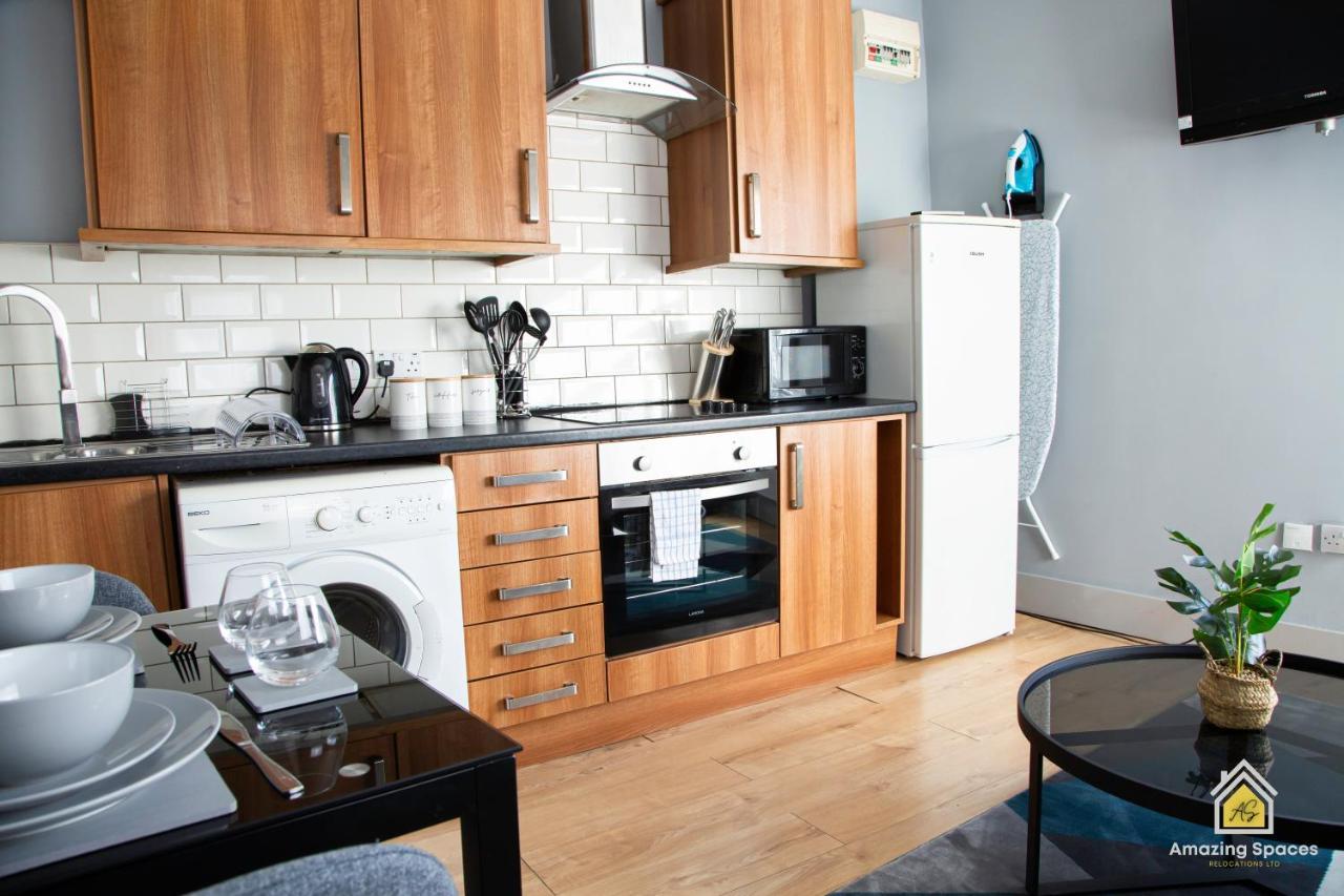 City Centre 2 Bed Flat Sleeps 3 For Work And Leisure With Free Wifi By Amazing Spaces Relocations Ltd Warrington Kültér fotó
