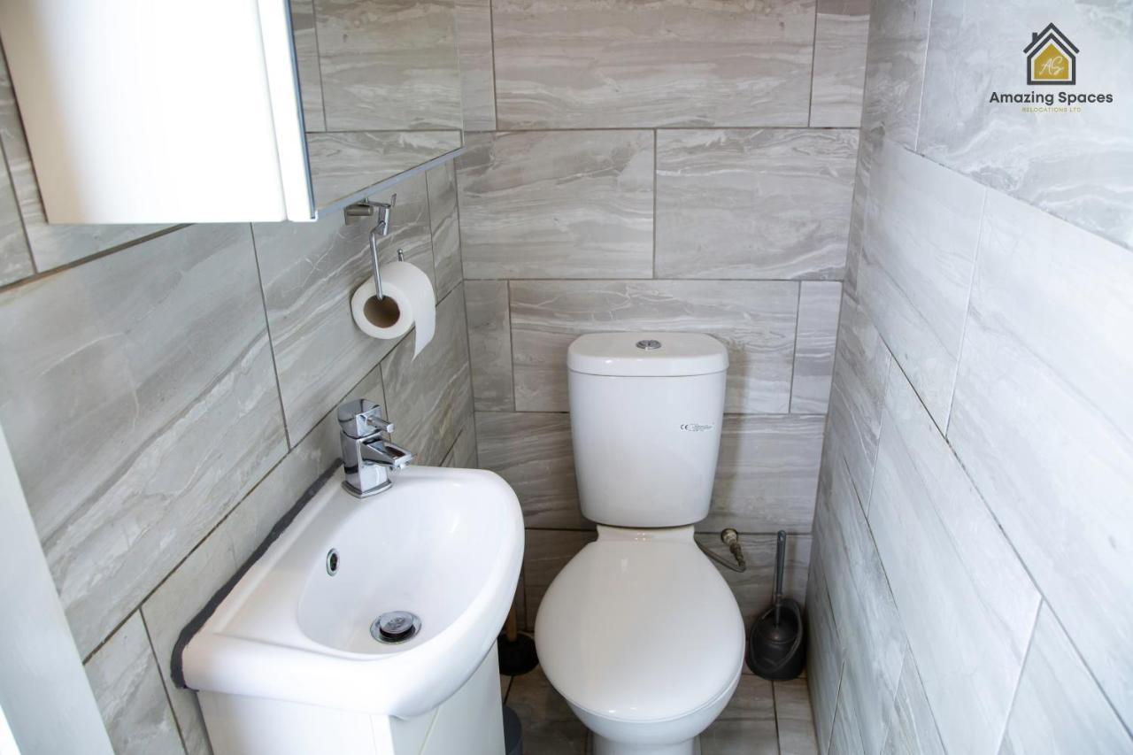 City Centre 2 Bed Flat Sleeps 3 For Work And Leisure With Free Wifi By Amazing Spaces Relocations Ltd Warrington Kültér fotó